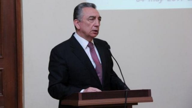 ​Nazir Eldar Əzizovun qardaşını 
