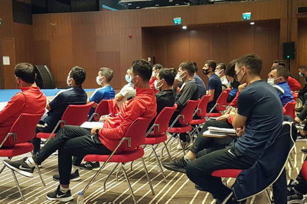 ​Azərbaycanlı futbol hakimləri Türkiyədə VAR seminarında iştirak edir - 