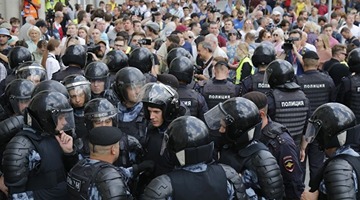 ​Qazaxıstanda nümayişlərdə 95 polis yaralanıb - 