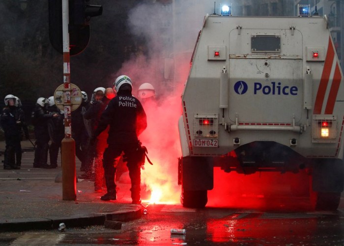​Brüsseldə polislə etirazçılar toqquşdu - 