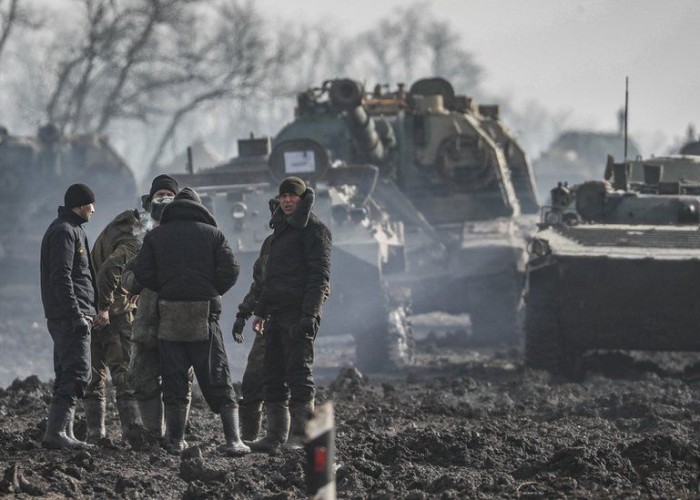 ​Rusiya hərbçiləri ukraynalıların 60 ton taxılını 