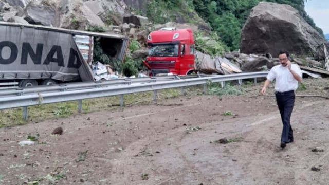 Nezarettv.Az
