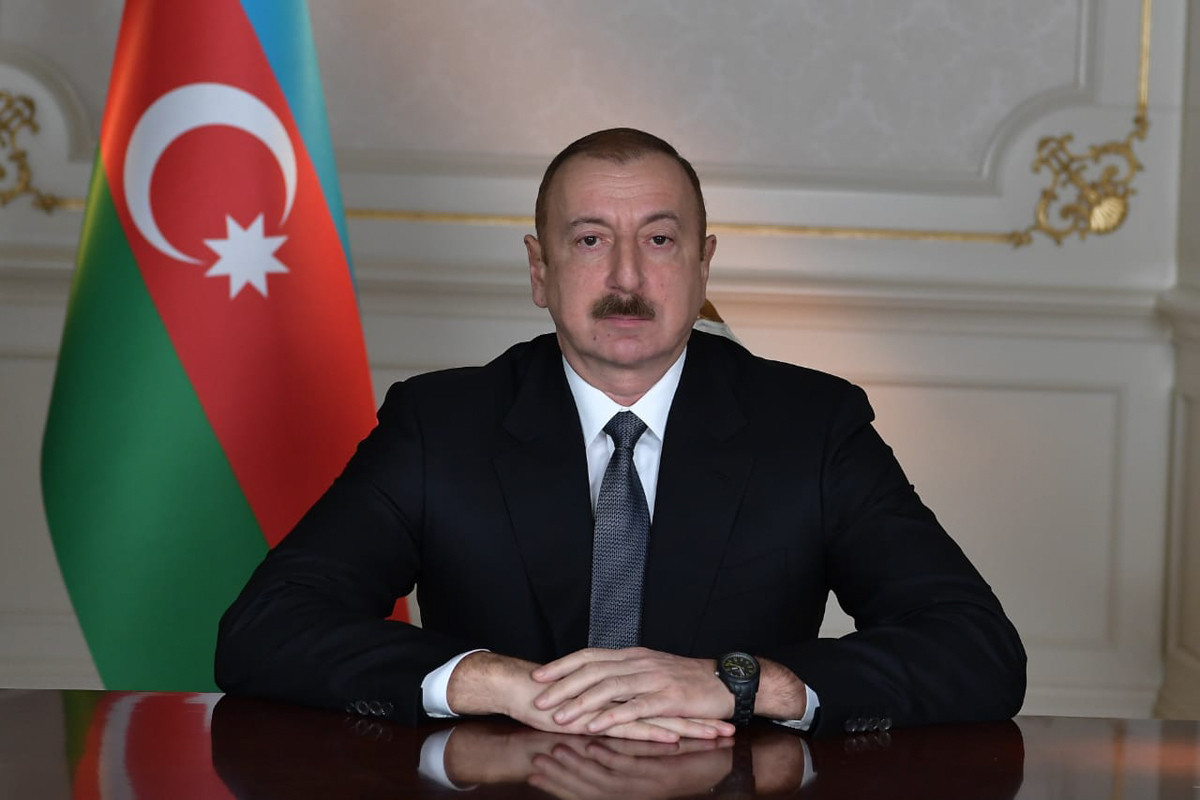​Prezident Bişkekdə imzalanan sənədi 